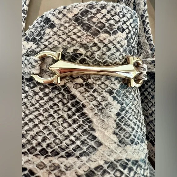 Rialto Women's Snake Print Leather Loafers with Gold Accent Size 9.5 - Picture 5 of 7